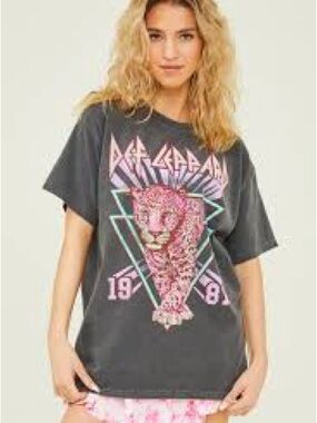 Def Leppard Graphic Tee - Charcoal with Pink Leopard Print